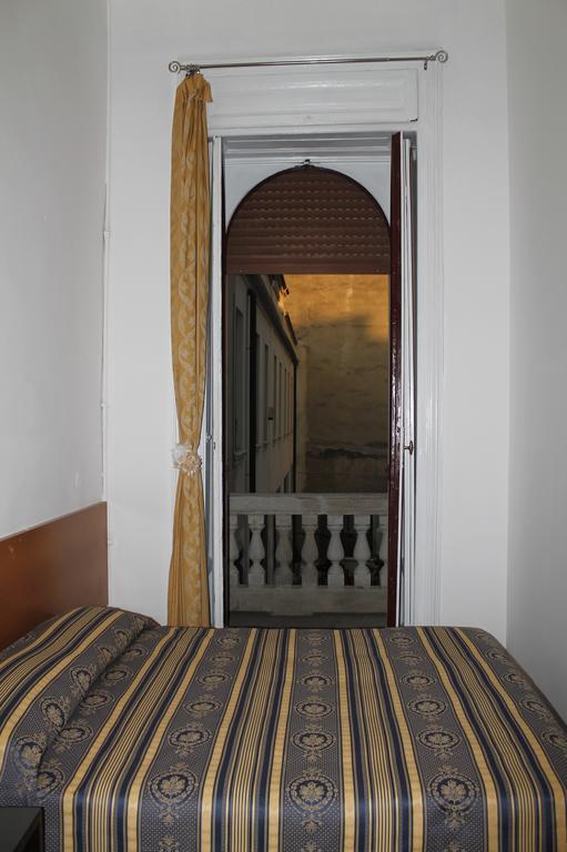 Hotel Luisa Milan Exterior photo